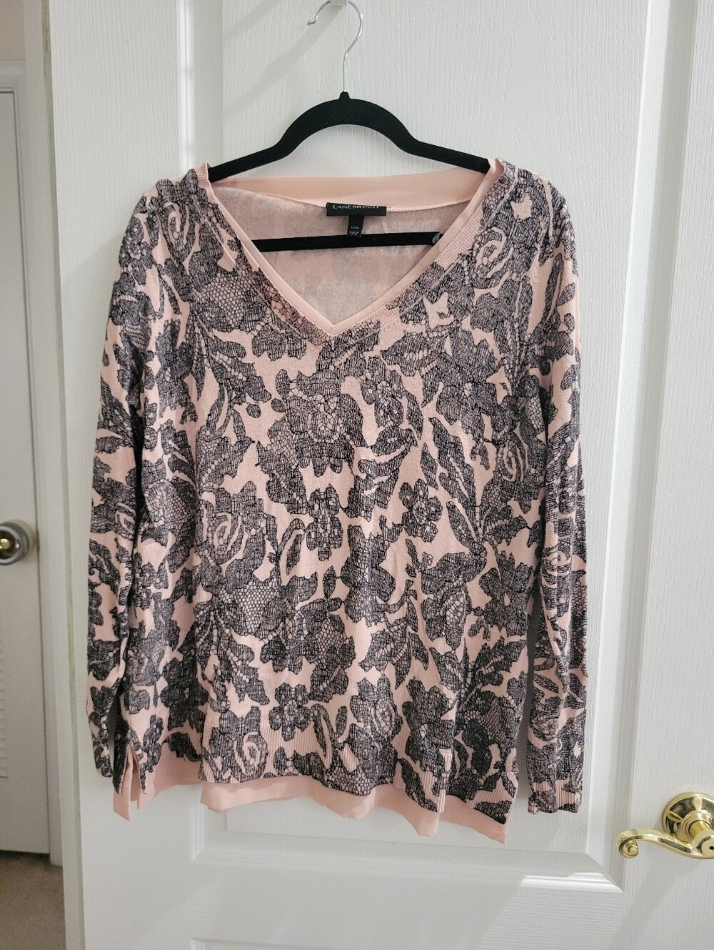 Lane Bryant Sweater 14/16 Womens Pink Black Floral Lace Print V-Neck Pullover
